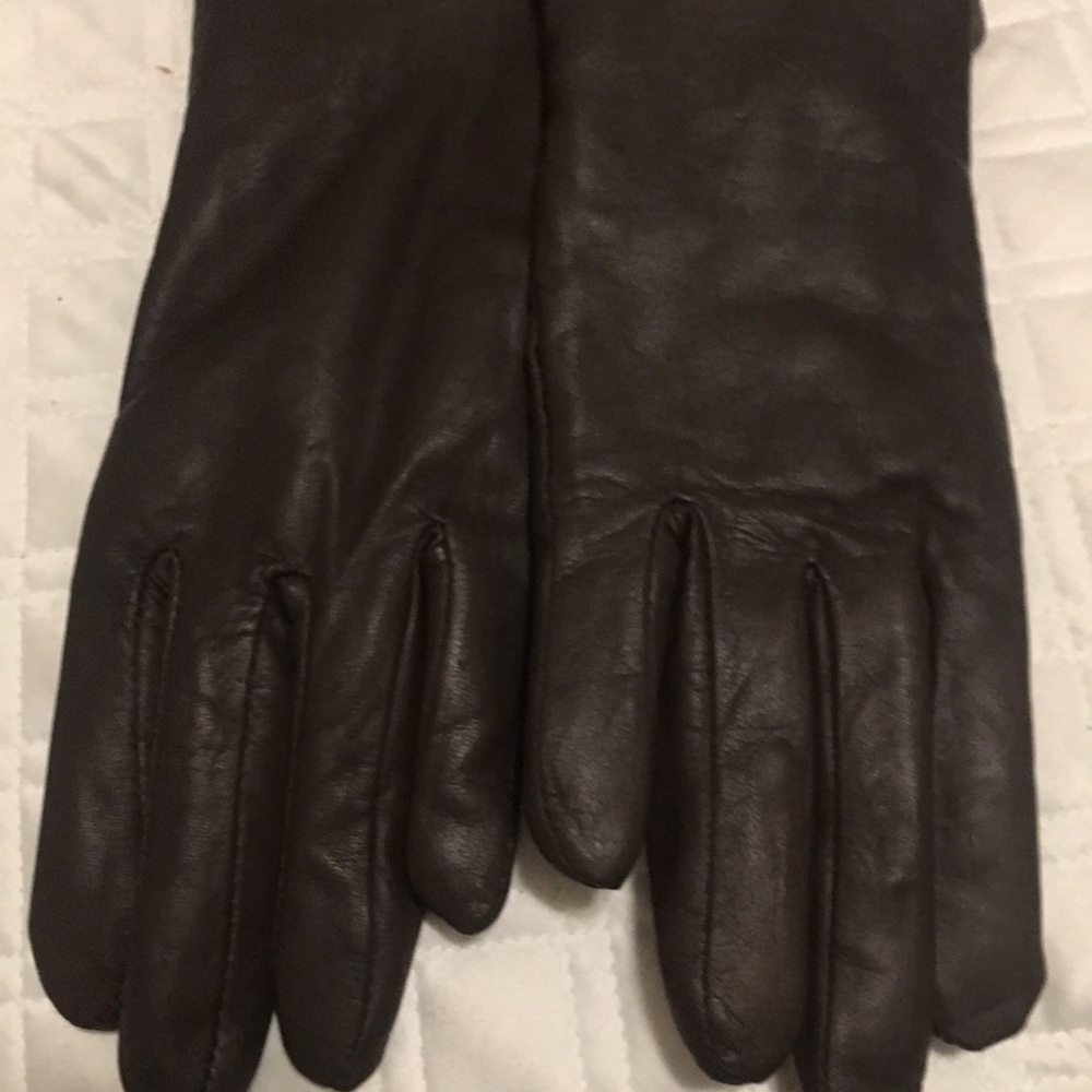 BROWN LEATHER GLOVE